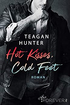 Read more about the article Hot Kisses, Cold Feet: Roman (College Love 3) – Teagan Hunter